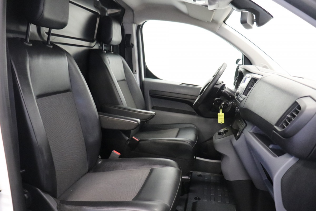 Opel Vivaro 2.0 CDTI L2 123PK Automaat EURO 6 - Airco - Cruise - PDC - Trekhaak - €13.950,- Excl.