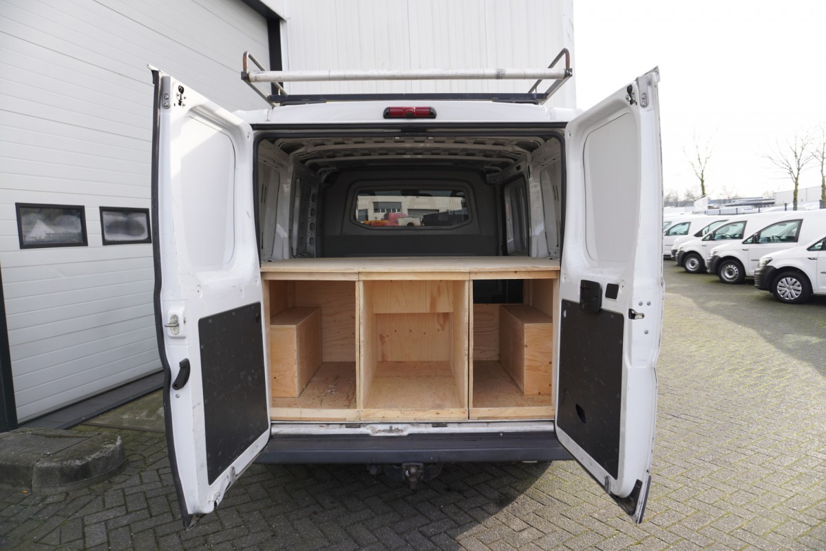 Fiat Ducato 2.0 MultiJet 115PK - Airco - Achteruitrijcamera - Imperiaal - Trekhaak - € 4.950,- Excl.