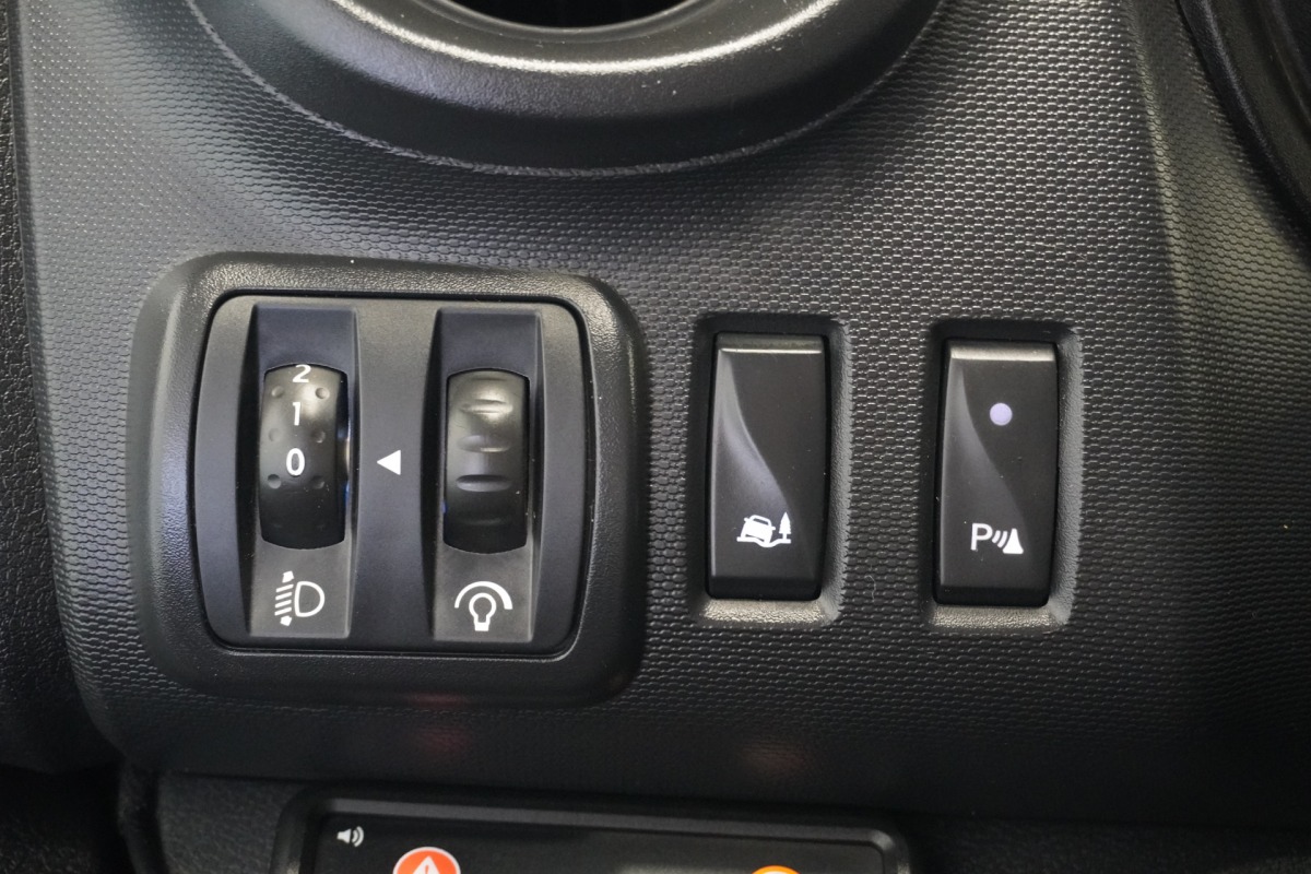 Renault Trafic 2.0 dCi 120PK EURO6 - Airco - Navi - Cruise - € 12.900,- Excl.