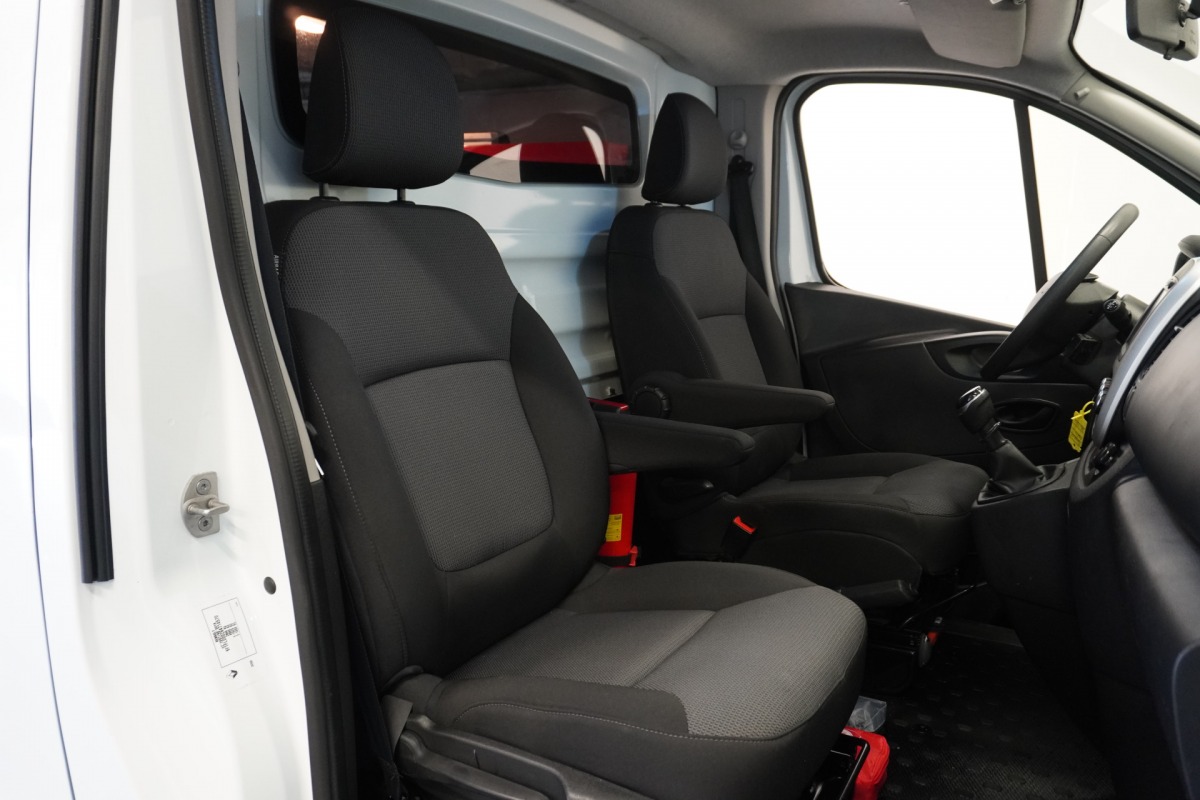 Renault Trafic 2.0 dCi 120PK EURO 6 - Airco - Navi - Cruise - € 12.950,- Excl.