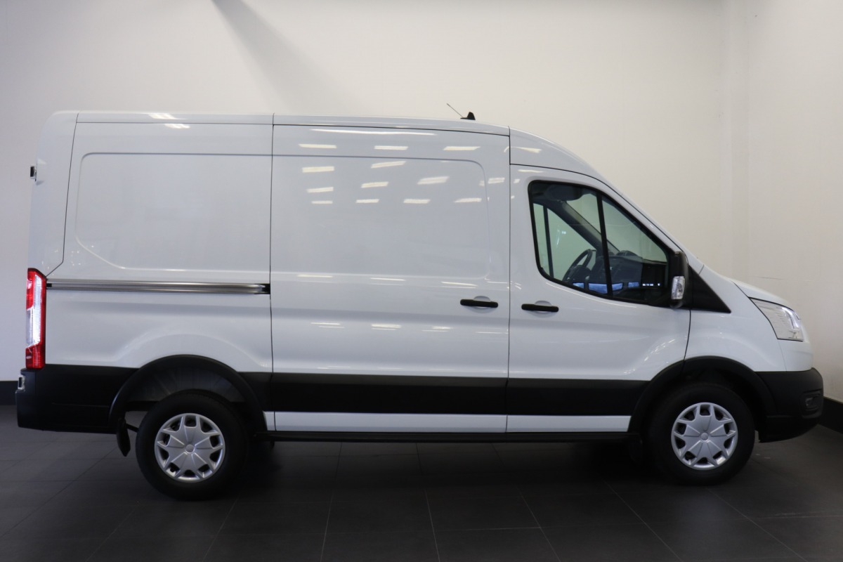 Ford Transit 2.0 TDCI 130PK Automaat L2H2 EURO 6 - Airco - Cruise - PDC - € 20.950,- Excl.