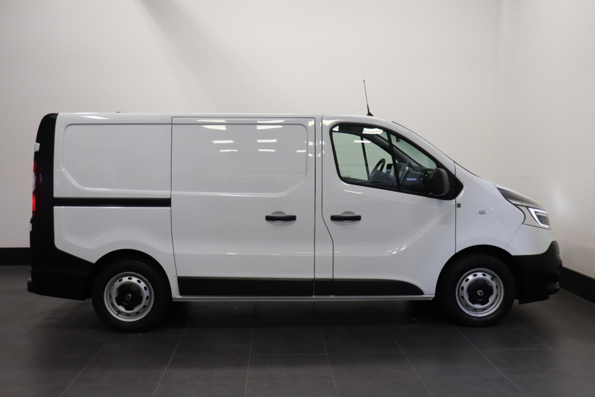 Renault Trafic 2.0 dCi 120PK EURO 6 - Airco - Cruise - Trekhaak - € 13.900,- Excl.