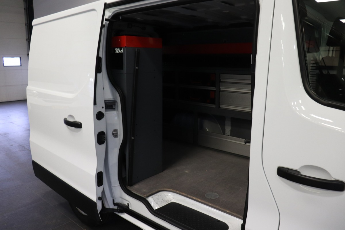 Renault Trafic 2.0 dCi 120PK EURO 6 - Airco - Cruise - Trekhaak - € 13.900,- Excl.