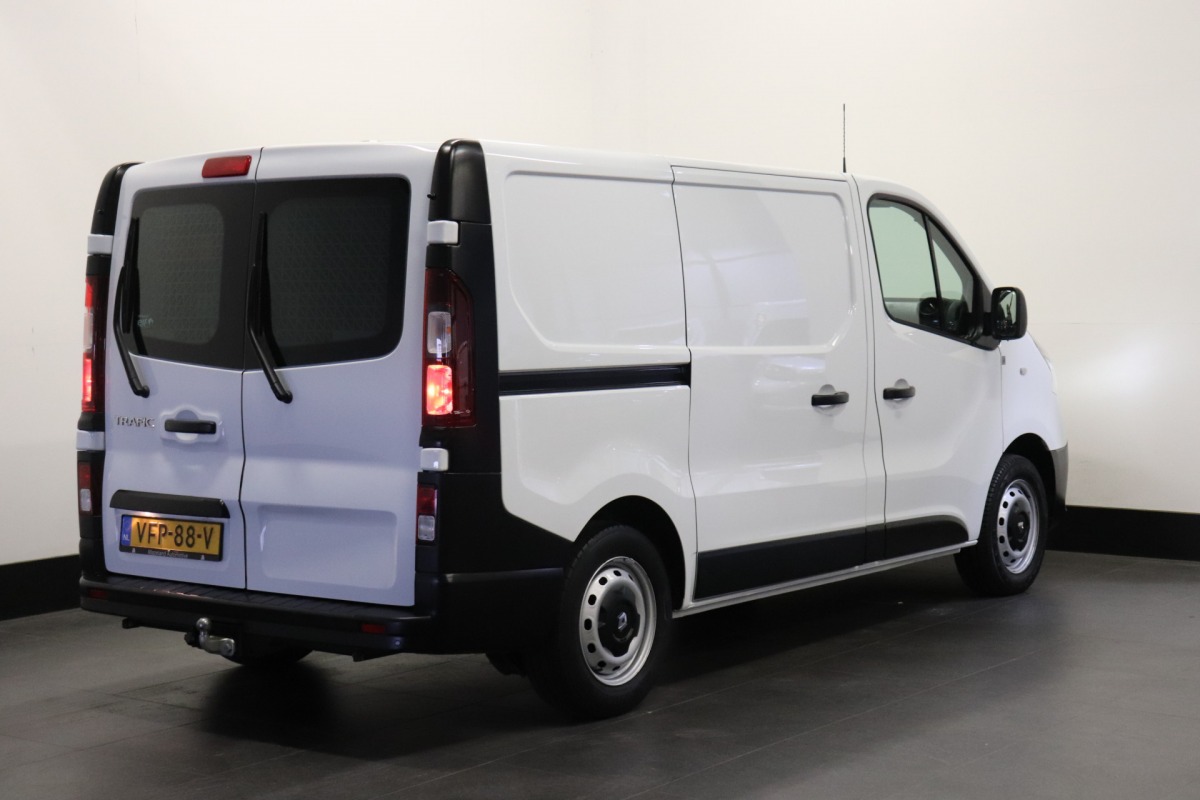 Renault Trafic 2.0 dCi 120PK EURO 6 - Airco - Cruise - Trekhaak - € 13.900,- Excl.