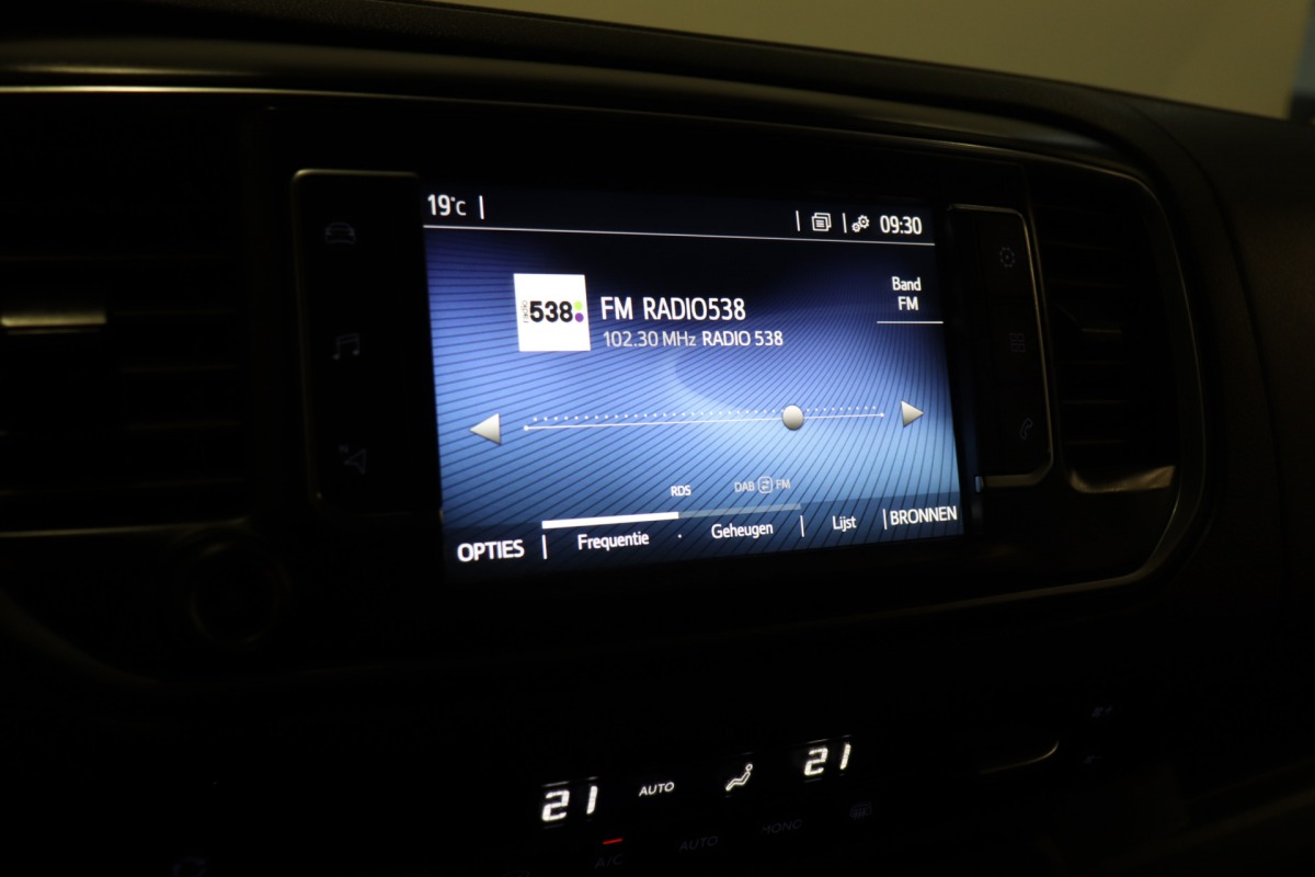 Toyota ProAce Worker 2.0 D-4D 120PK L3 Automaat EURO 6 - Airco - Navi - Cruise - € 17.900,- Excl.