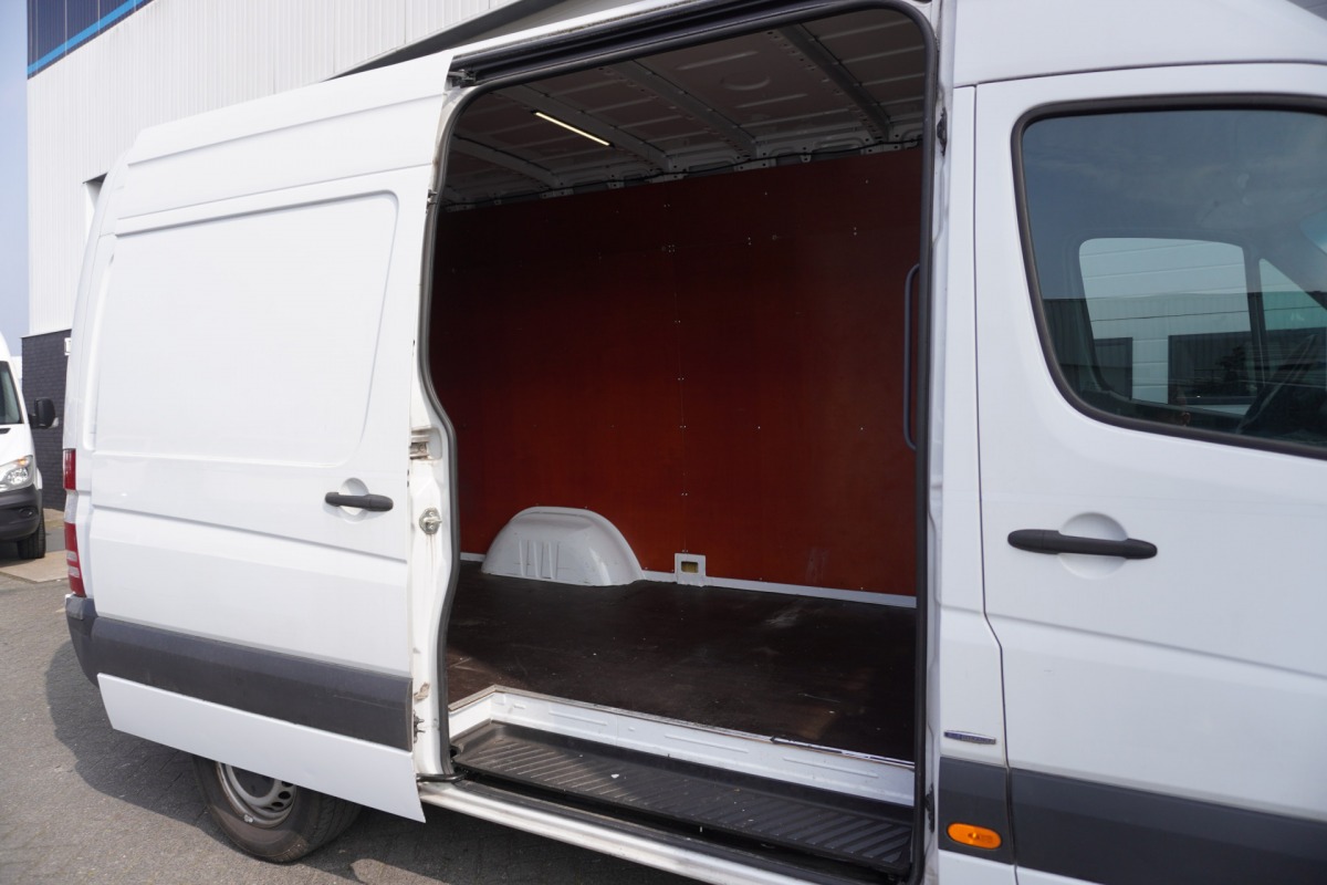 Mercedes-Benz Sprinter 314 2.2 CDI L2H2 Automaat EURO 6 - Airco - Cruise - Trekhaak - € 15.950,- Excl.