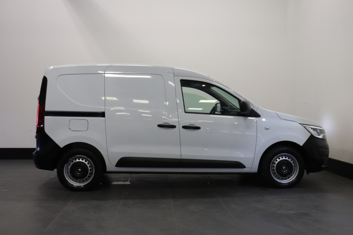 Renault Express 1.5 dCi EURO 6 - Airco - Navi - Cruise - € 12.499, - Excl.
