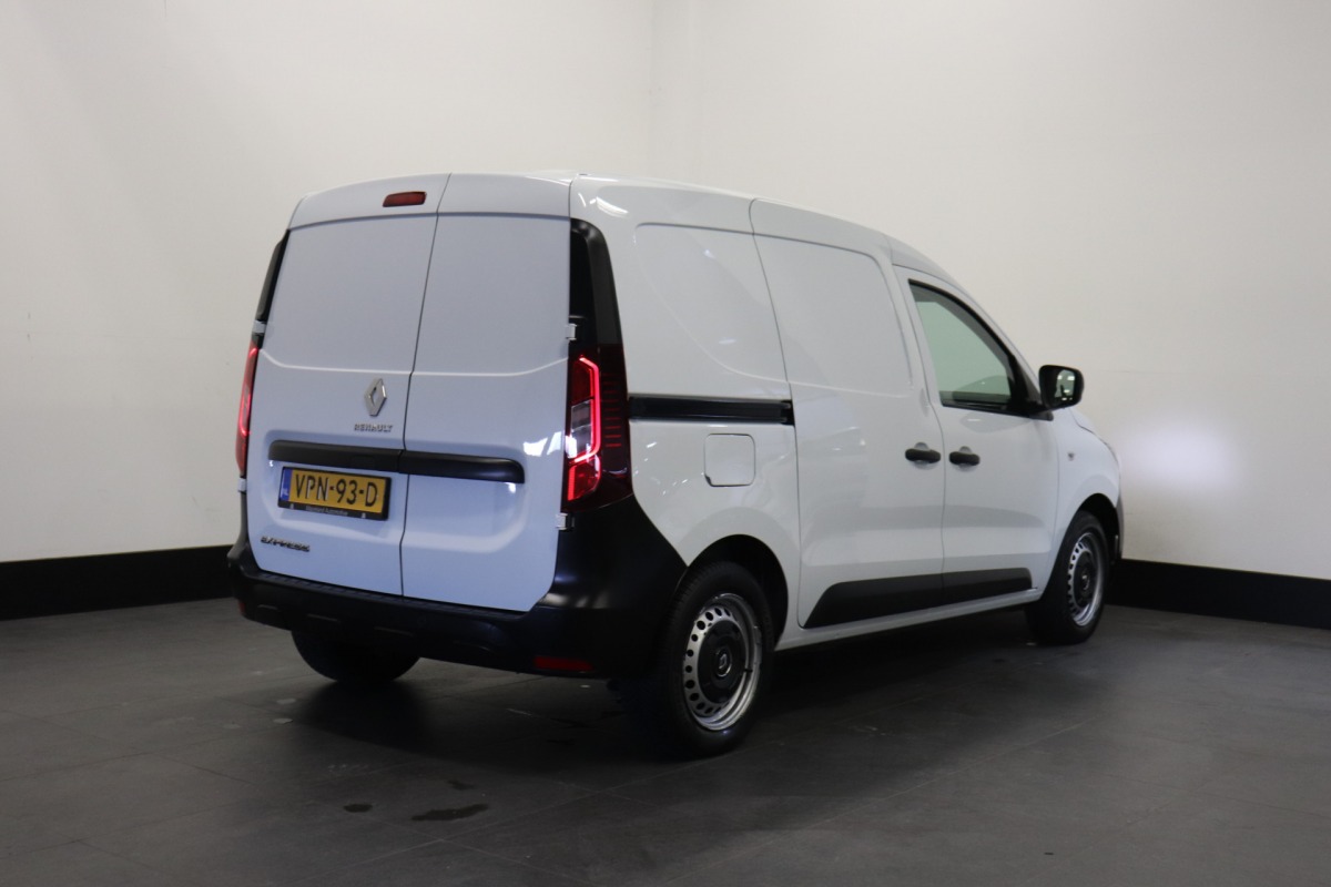 Renault Express 1.5 dCi EURO 6 - Airco - Navi - Cruise - € 12.499, - Excl.