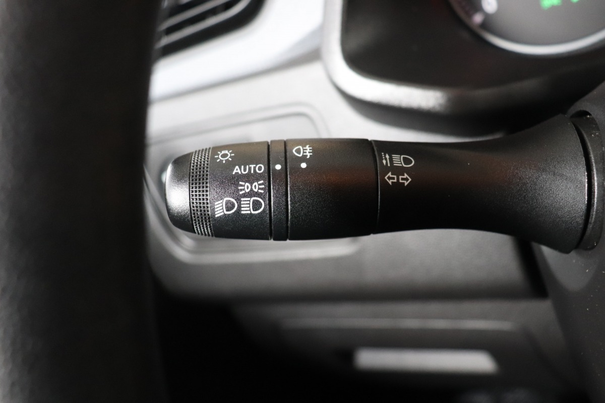 Renault Express 1.5 dCi EURO 6 - Airco - Navi - Cruise - € 12.499, - Excl.