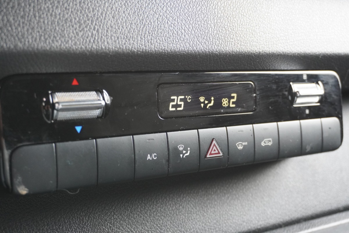 Mercedes-Benz Sprinter 315 1.9 CDI L3H2 3500 KG Automaat EURO 6 - A/C Climate - Navi - Cruise - € 21.950,- Excl.