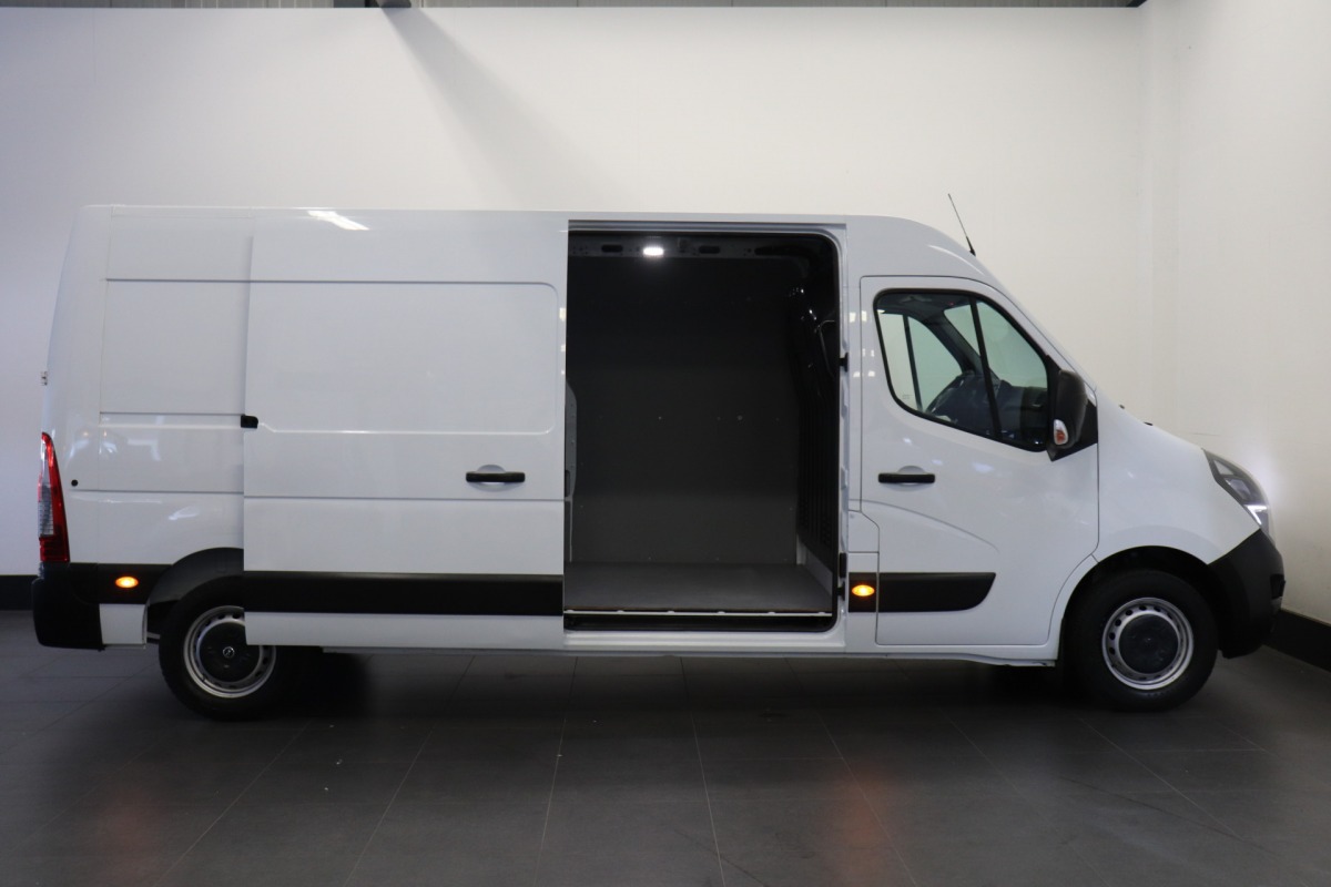 Opel Movano 2.3 Turbo 136PK L3H2 EURO 6 - AC/climate - Navi - Cruise - € 18.900,- Excl.