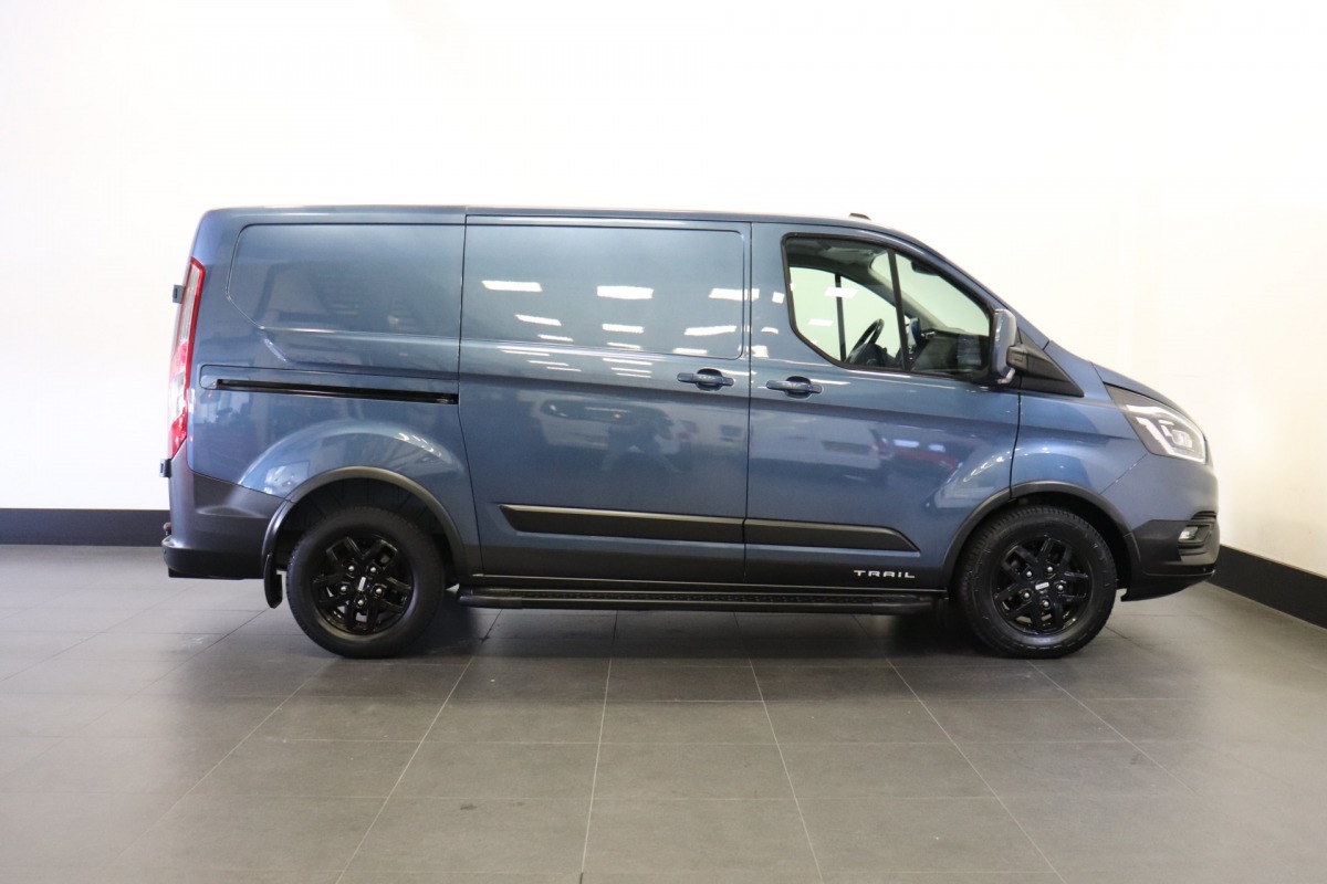 Ford Transit Custom 2.0 TDCI 130PK Trail EURO 6 - Airco - Cruise - Camera - Stoel verw. - € 22.900,- Excl.