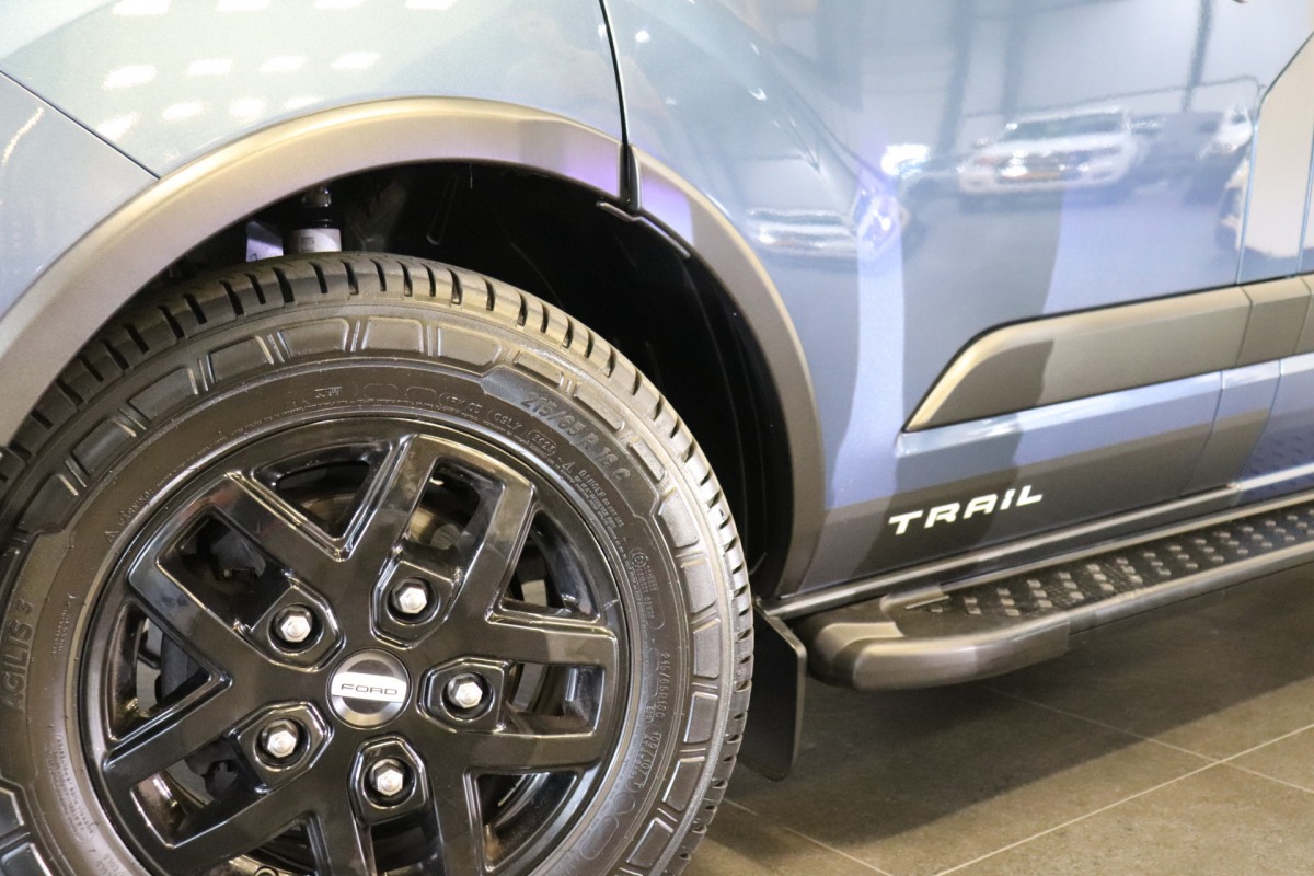 Ford Transit Custom 2.0 TDCI 130PK Trail EURO 6 - Airco - Cruise - Camera - Stoel verw. - € 22.900,- Excl.