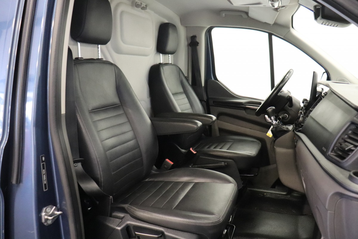 Ford Transit Custom 2.0 TDCI 130PK Trail EURO 6 - Airco - Cruise - Camera - Stoel verw. - € 22.900,- Excl.