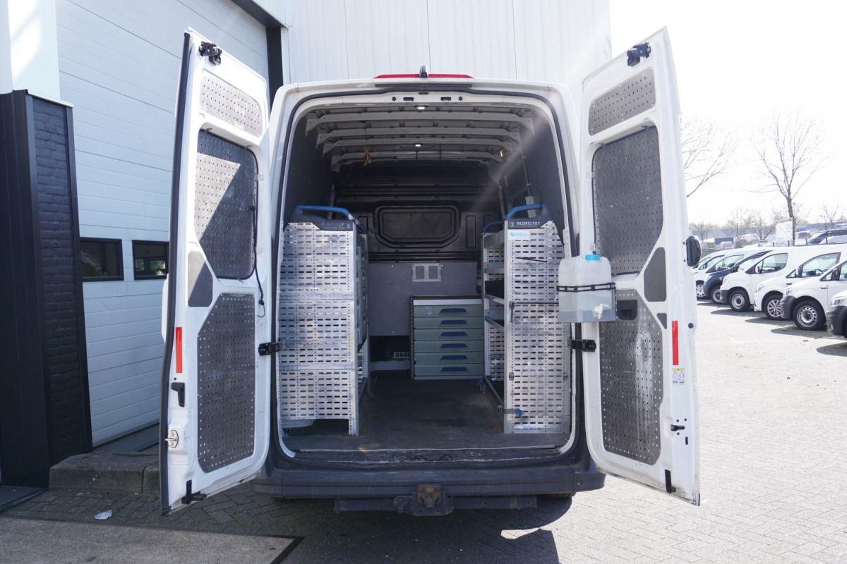 Volkswagen Crafter 2.0 TDI 140PK L3H3 EURO 6 - Airco - Navi - Cruise - Camera - € 14.900,- Excl.