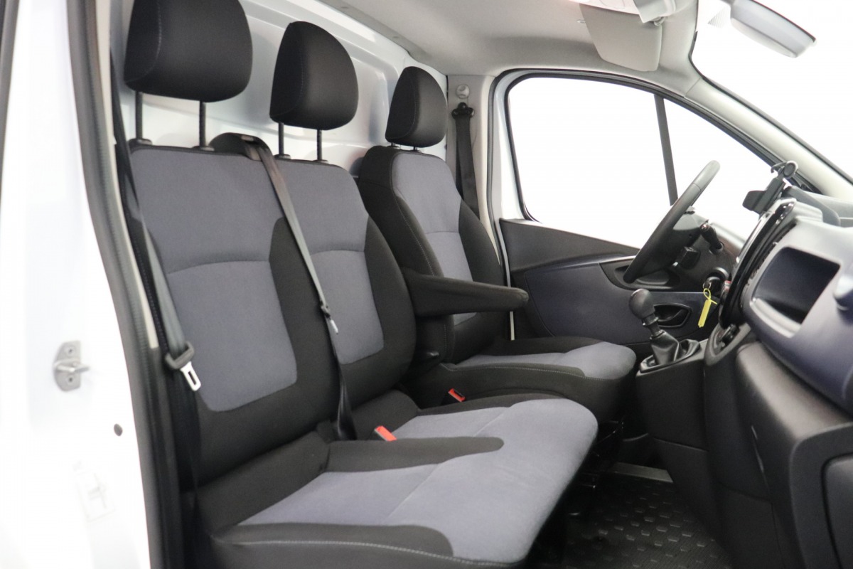 Opel Vivaro 1.6 CDTI EURO 6 - Airco - Cruise - Navi - Camera - € 11.900,- Excl.
