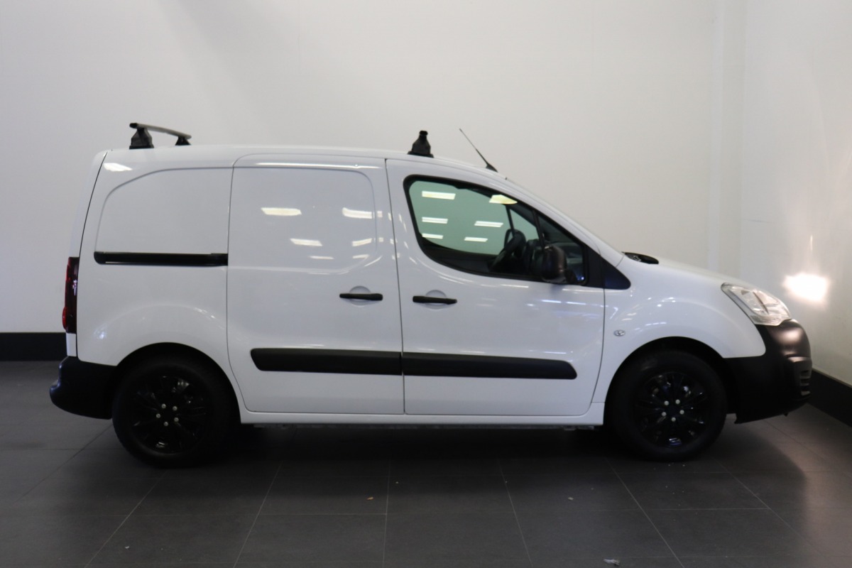 Peugeot Partner 120 1.6 BlueHDi EURO6 - Airco - Cruise - Trekhaak - € 4.499,- Excl. BTW