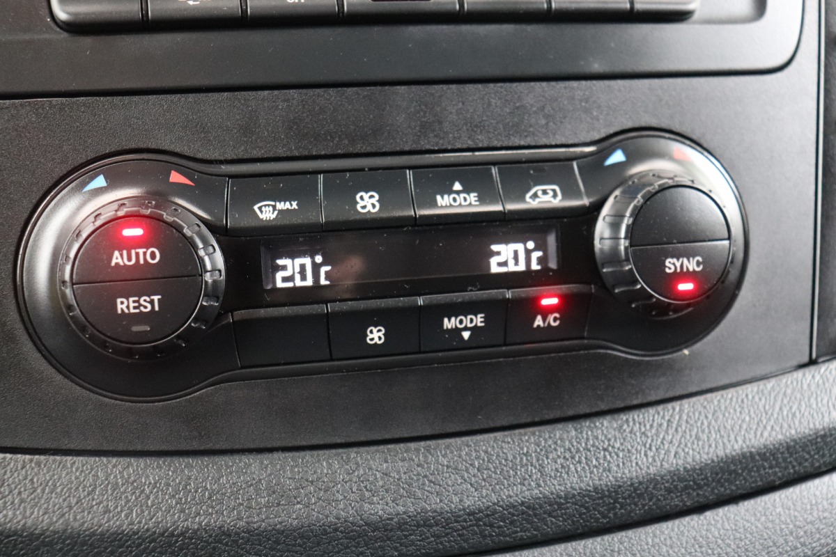 Mercedes-Benz Vito 116 CDI Lang Automaat EURO 6 2 x schuifdeur - A/C Climate - Cruise - PDC - €12.499,- Excl.