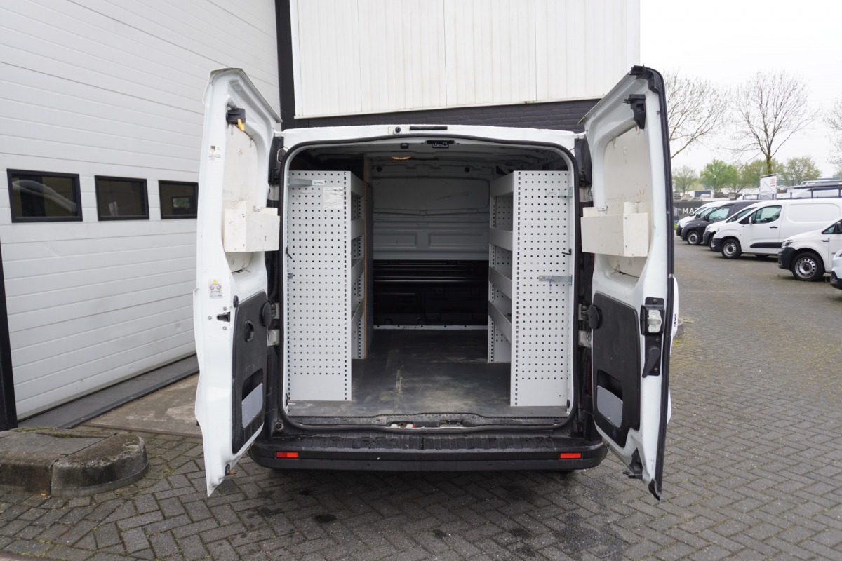 Renault Trafic 1.6 dCi 2 x schuifdeur EURO 6 - Airco - Cruise - Navi - € 12.900 - Excl.