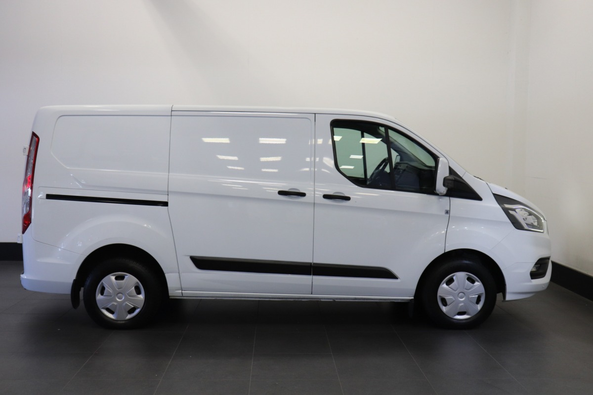 Ford Transit Custom 2.0 TDCI EURO 6 - Airco - Cruise - PDC -  € 9.900,- Excl.
