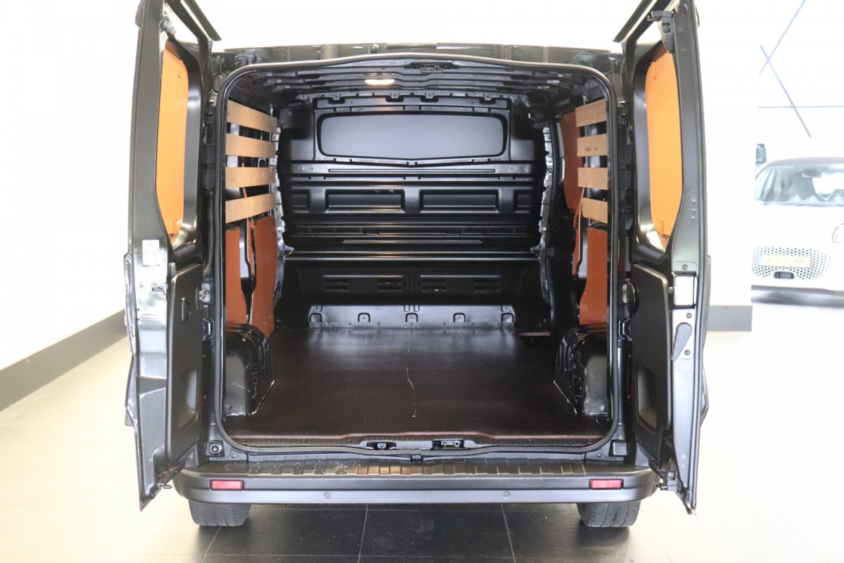 Renault Trafic 2.0 dCi 130PK L2 EURO 6 - Airco - Navi - Cruise - € 18.900,- Excl.