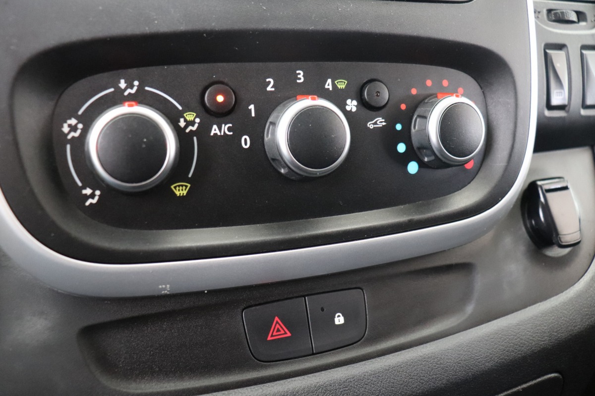 Renault Trafic 1.6 dCi EURO 6 2 x schuifdeur - Airco - Navi - Cruise - €12.499,- Excl.