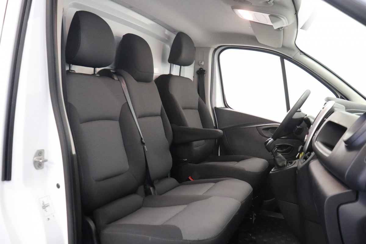 Renault Trafic 1.6 dCi EURO 6 2 x schuifdeur - Airco - Navi - Cruise - €12.499,- Excl.