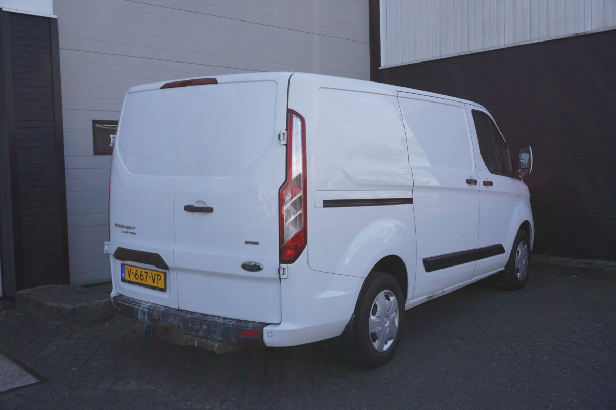 Ford Transit Custom 2.0 TDCI EURO 6 - Airco - Cruise - Camera - €12.950,- Excl.