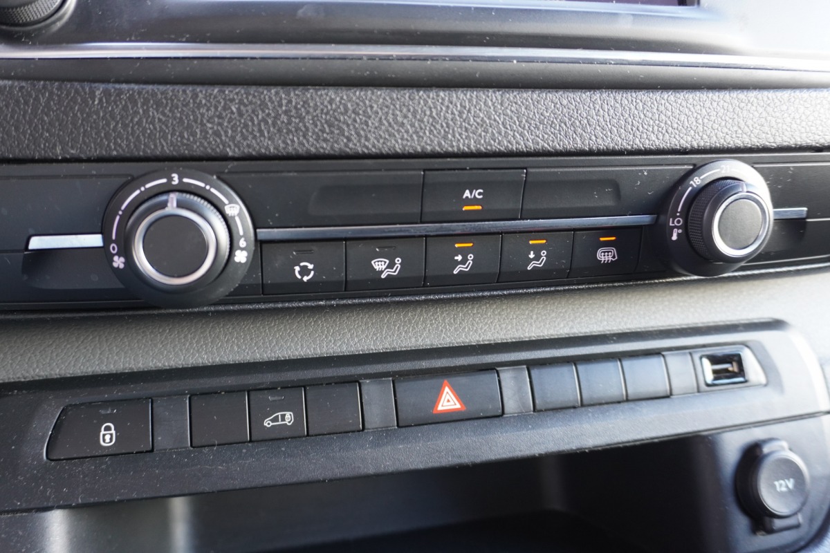 Opel Vivaro 2.0 CDTI 122PK EURO 6 - Airco - Navi - Cruise - € 12.900,- Excl.