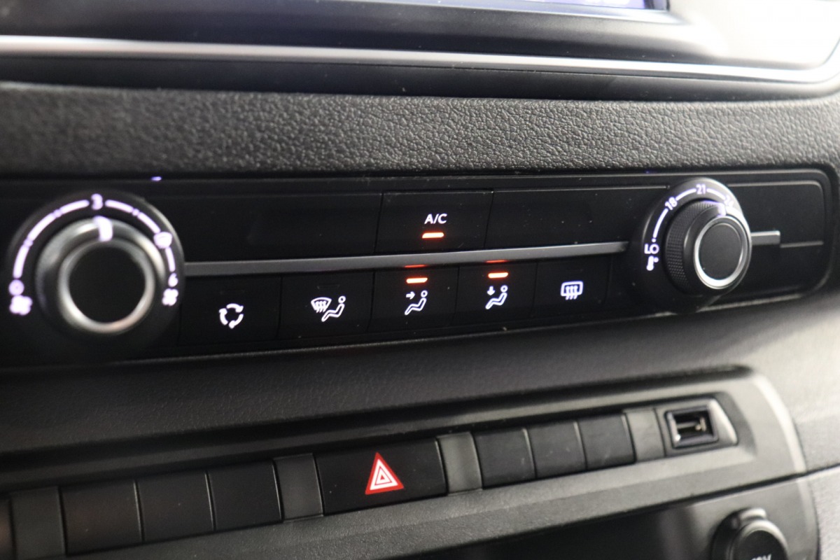 Peugeot Expert 2.0 BlueHDI 120PK Dubbele Cabine EURO 6 - Airco - Navi - Cruise - € 13.900,- Excl.