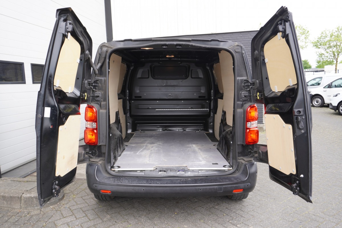 Opel Vivaro 2.0 CDTI 123PK L2 Automaat EURO 6 - Airco - Navi - Cruise - 2 x schuifdeur - €13.950,- Excl.