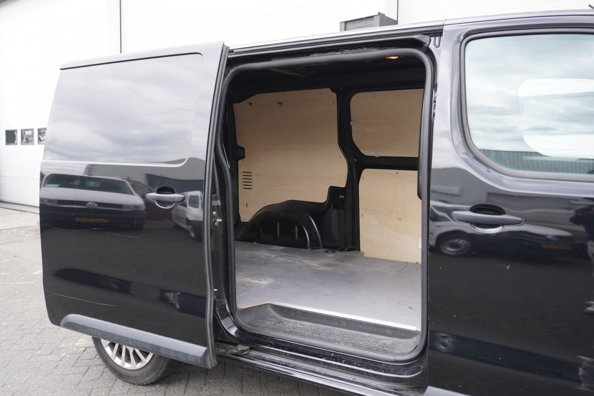 Opel Vivaro 2.0 CDTI 123PK L2 Automaat EURO 6 - Airco - Navi - Cruise - 2 x schuifdeur - €13.950,- Excl.