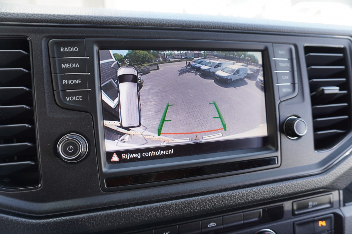 Volkswagen Crafter 2.0 TDI 177PK L3H2 - EURO 6 - Airco - Navi - Cruise - € 17.950,- Excl.