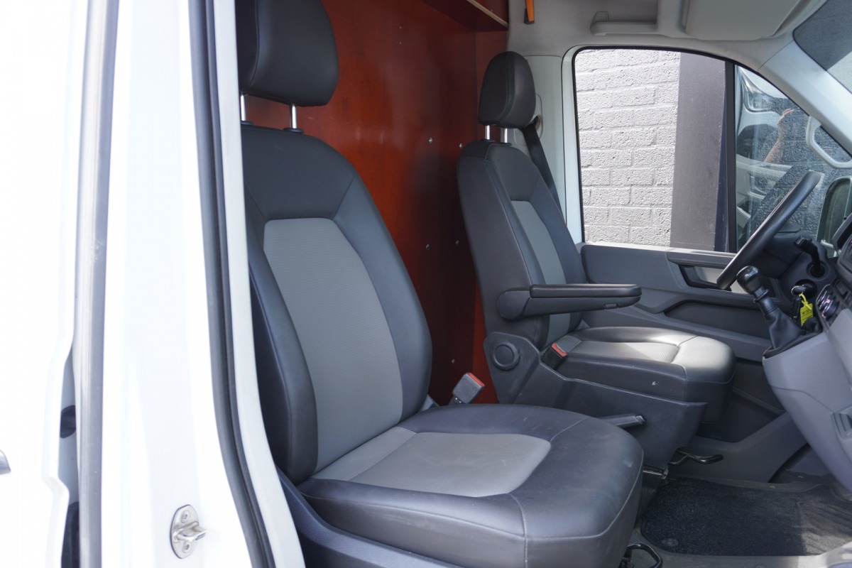 Volkswagen Crafter 2.0 TDI 177PK L3H2 - EURO 6 - Airco - Navi - Cruise - € 17.950,- Excl.