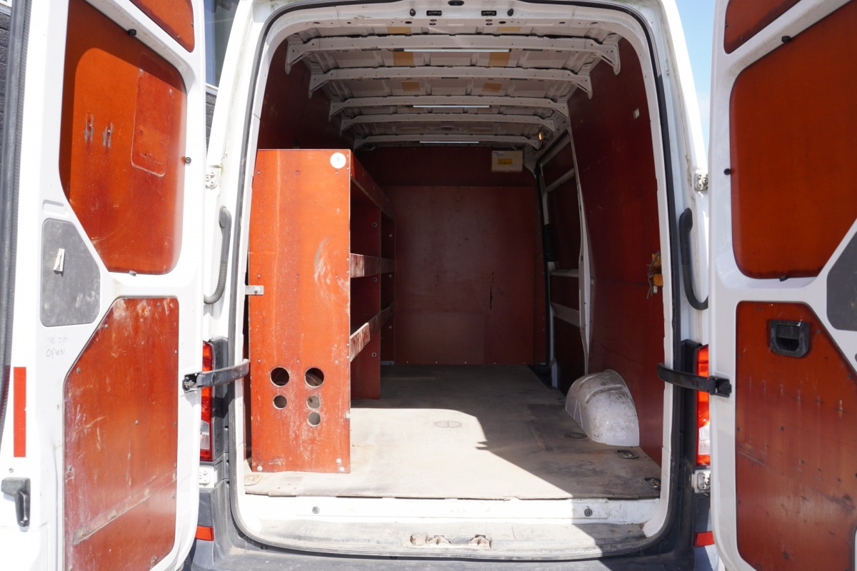 Volkswagen Crafter 2.0 TDI 177PK L3H2 - EURO 6 - Airco - Navi - Cruise - € 17.950,- Excl.