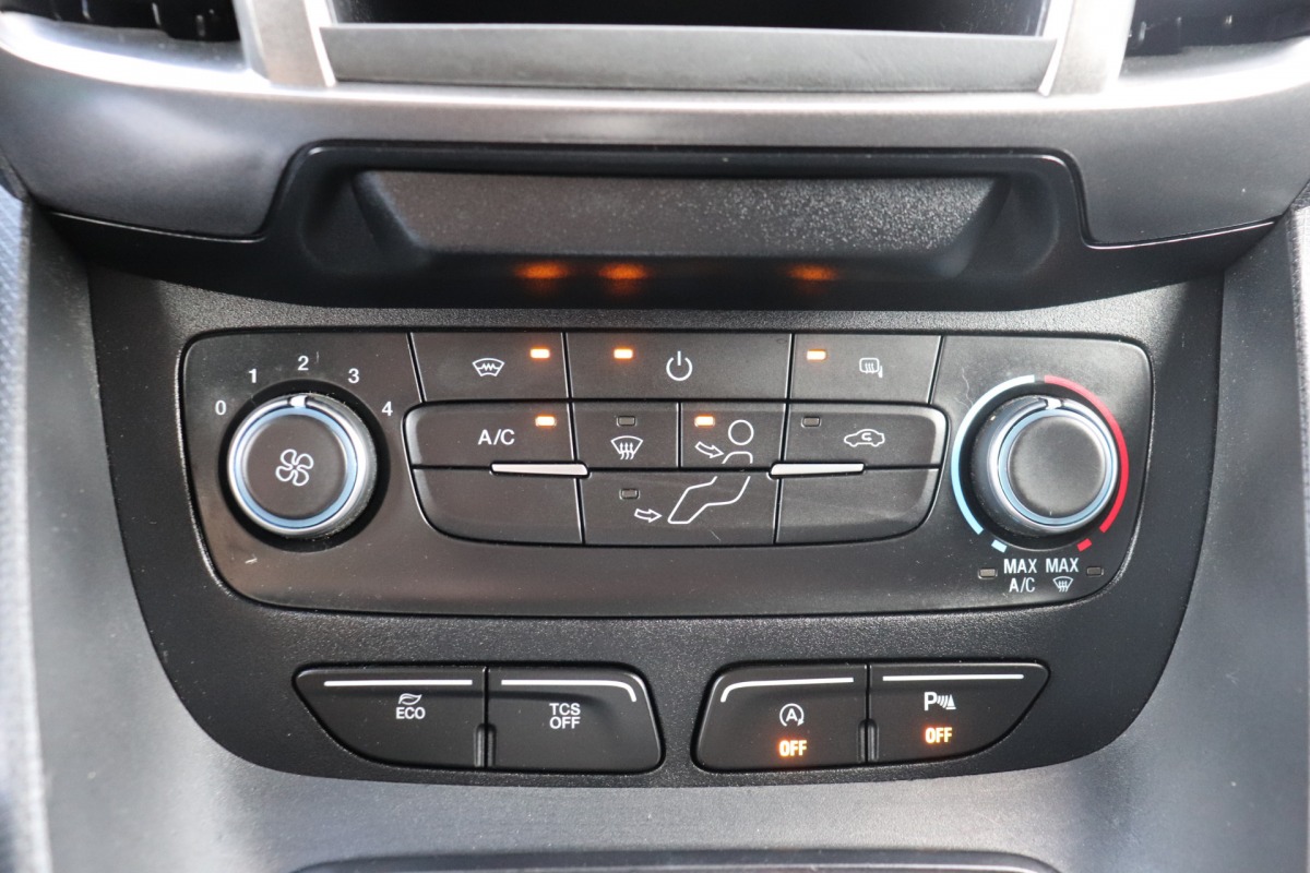 Ford Transit Connect 1.5 EcoBlue 100PK EURO 6 - Airco - Navi - Cruise - € 10.950,- Excl.