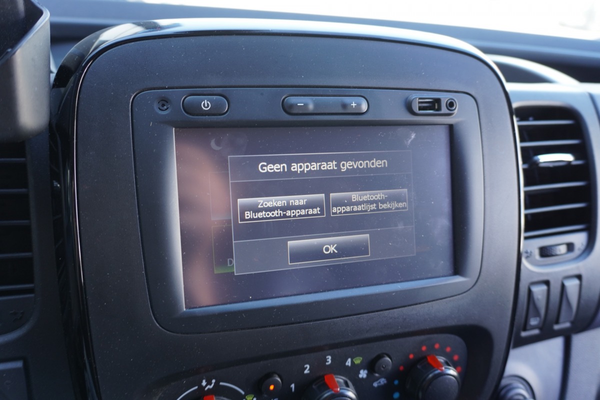 Opel Vivaro 1.6 CDTI 126PK EURO 6 - Airco - Navi - Cruise - Stoelverwarming - €10.900,- Excl.