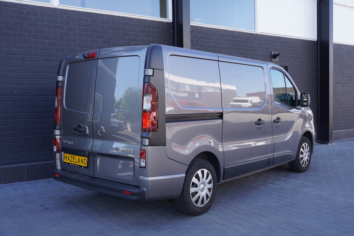 Opel Vivaro 1.6 CDTI 126PK EURO 6 - Airco - Navi - Cruise - Stoelverwarming - €10.900,- Excl.