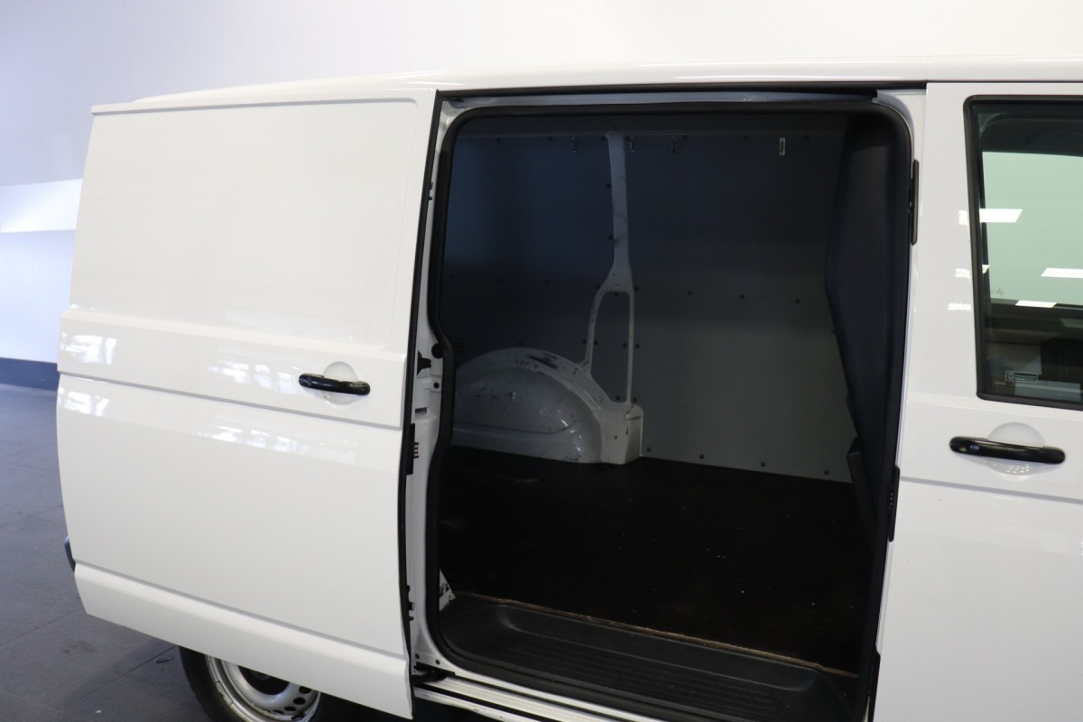 Volkswagen Transporter 2.0 TDI 150PK Automaat EURO 6 Export - Airco - Cruise - PDC - € 10.950,- Ex. BTW