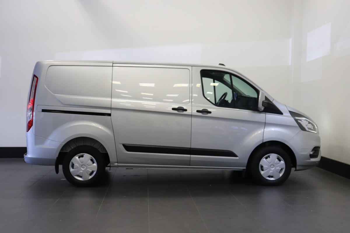 Ford Transit Custom 2.0 TDCI 130PK EURO 6 - Airco - Navi - Cruise - Stoelverwarming - € 14.900,- Excl.