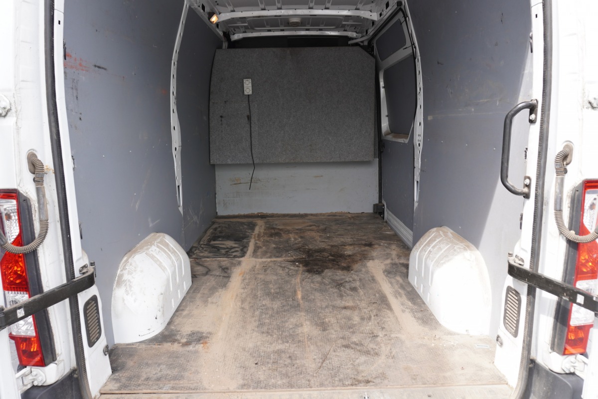 Renault Master 2.3 dCi 135PK L2H2 EURO 6 - Airco - Cruise - Camera - € 12.950,- Excl.