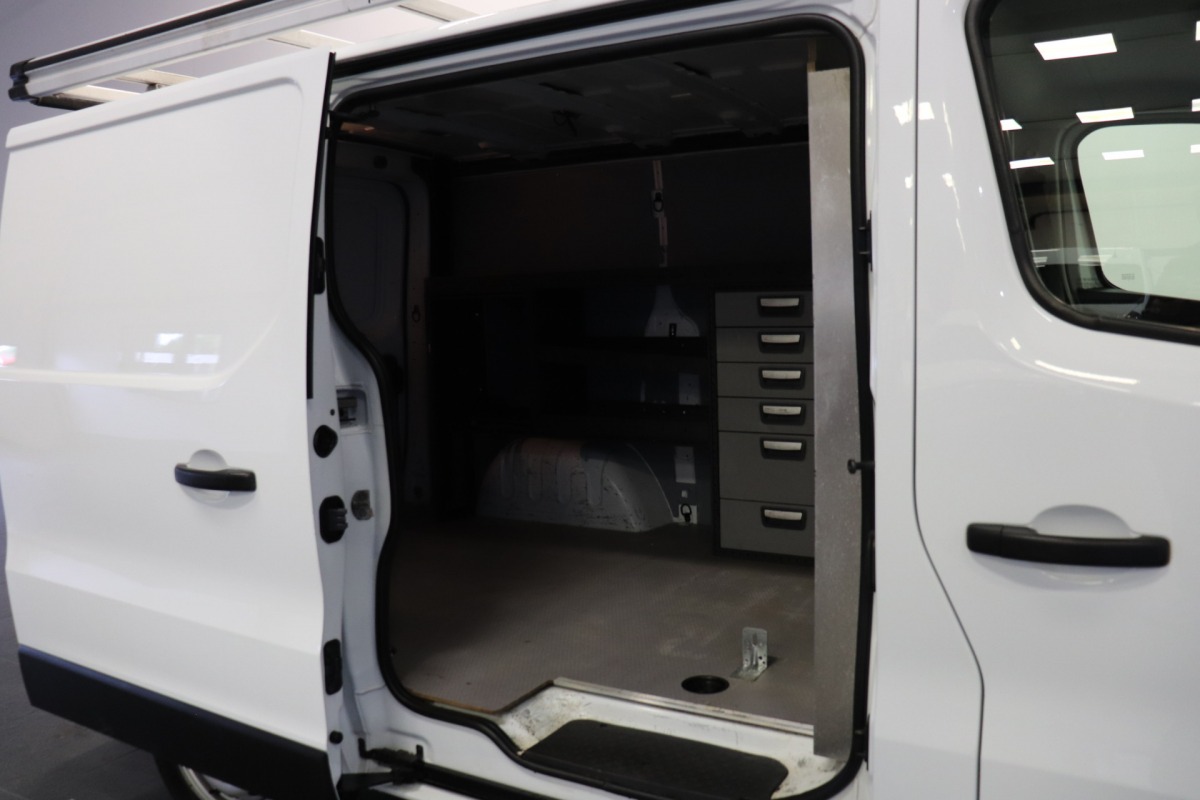 Renault Trafic 1.6 dCi EURO 6 - Airco - PDC - Cruise - €10.950,- Excl.