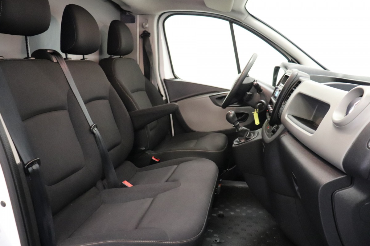 Renault Trafic 1.6 dCi EURO 6 - Airco - PDC - Cruise - €10.950,- Excl.