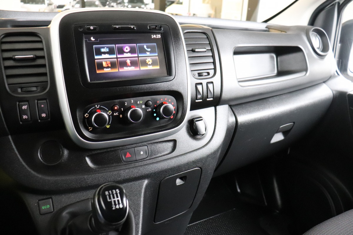 Renault Trafic 2.0 dCi 145PK L2H2 EURO 6 - Airco - Navi - Cruise - € 10.900,- Excl.