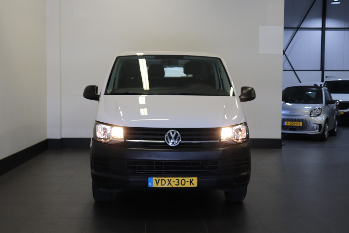 Volkswagen Transporter 2.0 TDI L2 EURO 6 - Airco - Cruise - PDC - € 11.900,- Excl.