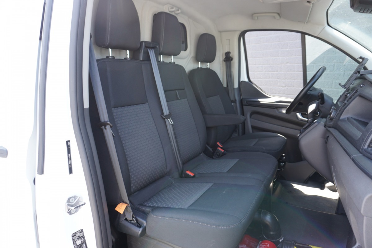 Ford Transit Custom 2.0 TDCI 130PK L2 Automaat EURO 6 - Airco - Cruise - PDC - € 18.900,- Excl.