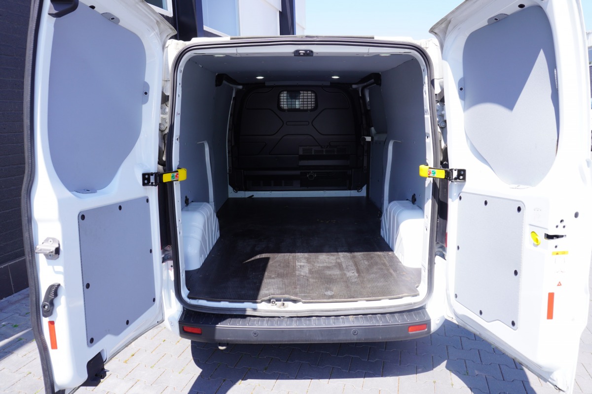 Ford Transit Custom 2.0 TDCI 130PK L2 Automaat EURO 6 - Airco - Cruise - PDC - € 18.900,- Excl.