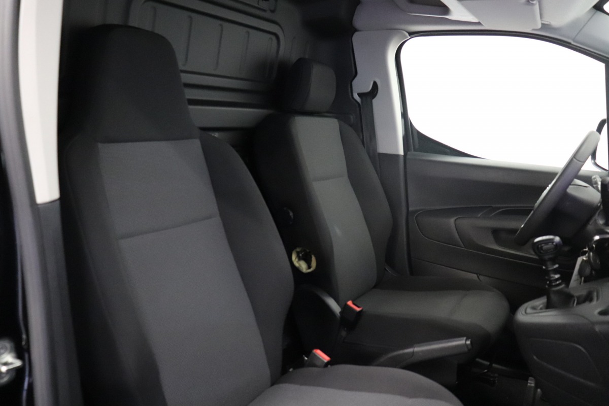 Opel Combo 1.5D 102PK EURO 6 - Airco - Navi - Cruise - €9.900,- Excl.