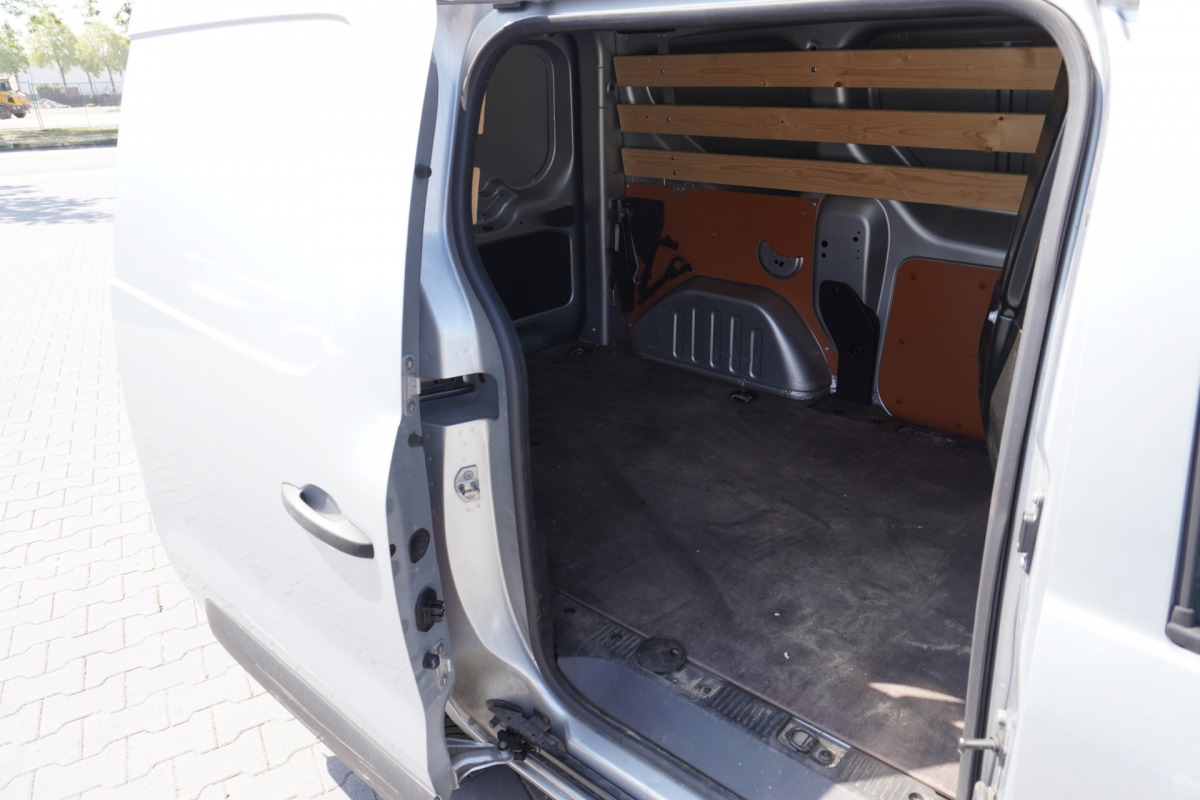 Renault Express 1.5 dCi EURO 6 - Airco - Navi - Cruise - € 12.900,- Excl.