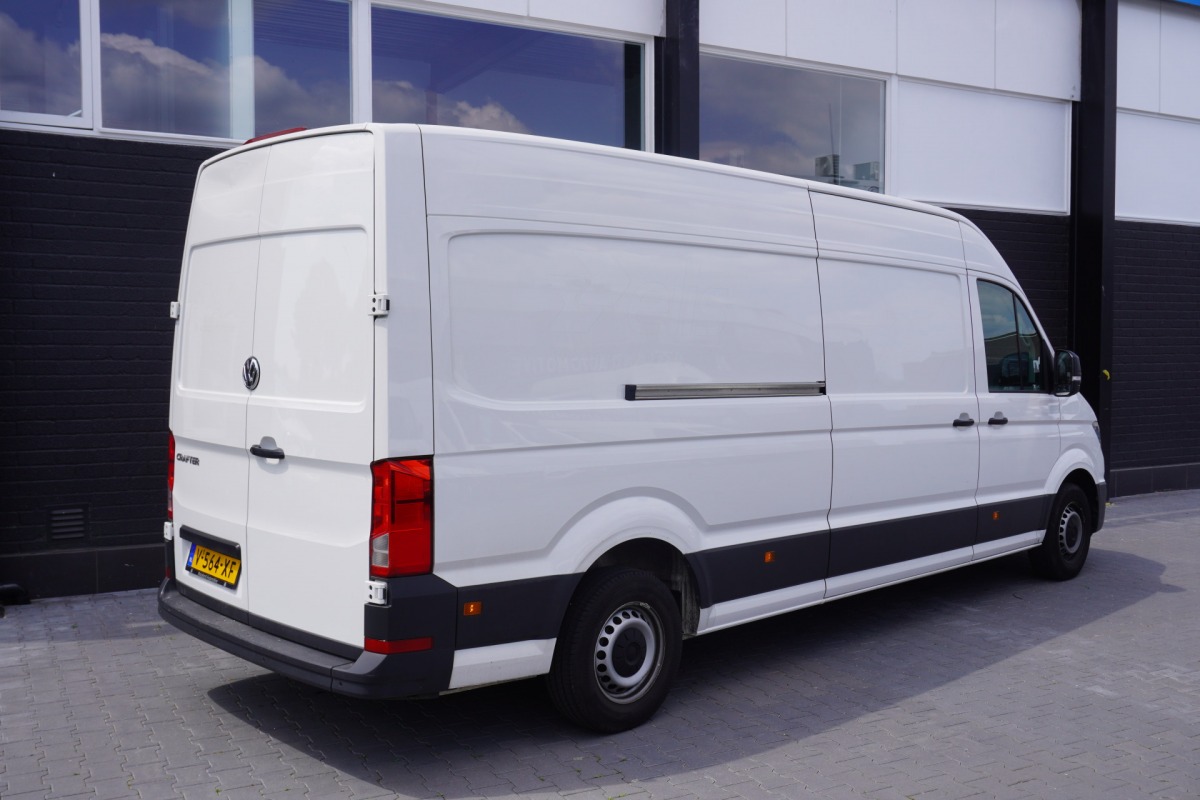 Volkswagen Crafter 2.0 TDI 140PK L4H3 Automaat EURO 6 - Airco - Cruise - PDC - € 17.900,- Excl.